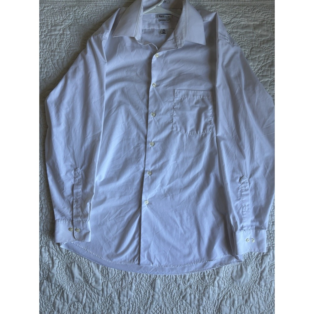 Van Huesen Men's Medium Size 15 1/2 32/33 White Button Up Long Sleeves